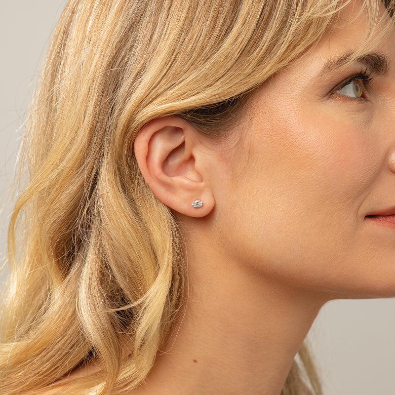 ALLIRA Premium Oval Diamond Stud Earrings