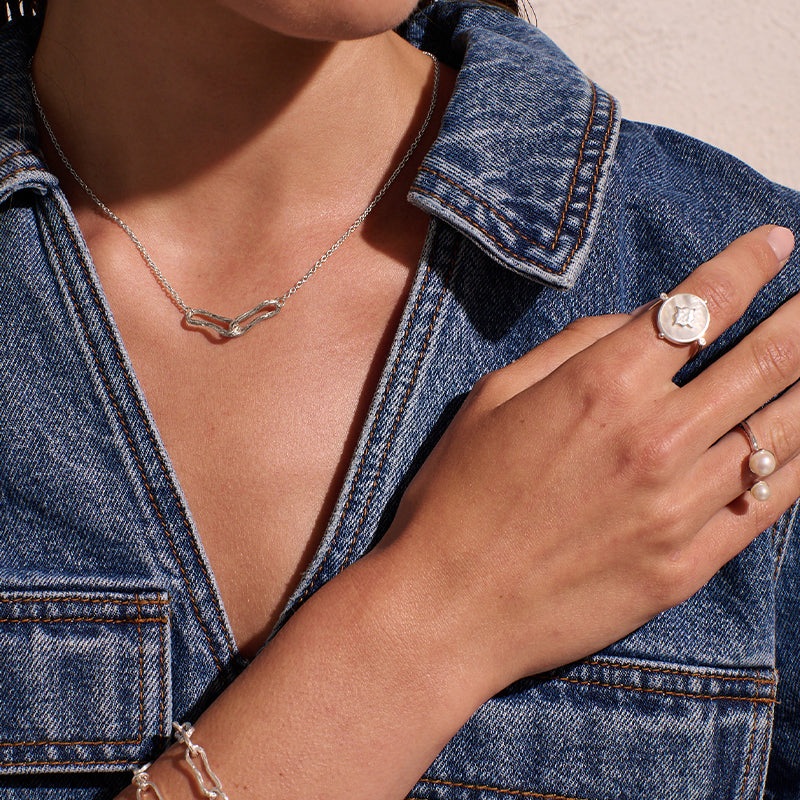 Premium Eterna Interlink Necklace - Symbol of Eternal Love